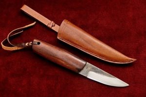 Couteau Citadel Harfang rosewood