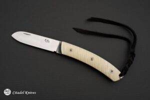 Citadel “Takeo Bone ZR”- Folding Knife.