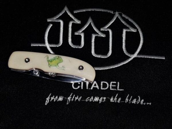 Couteau scrimshaw Citadel