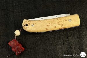 Branwen “CAMILO” Bouleau- Couteau de poche.