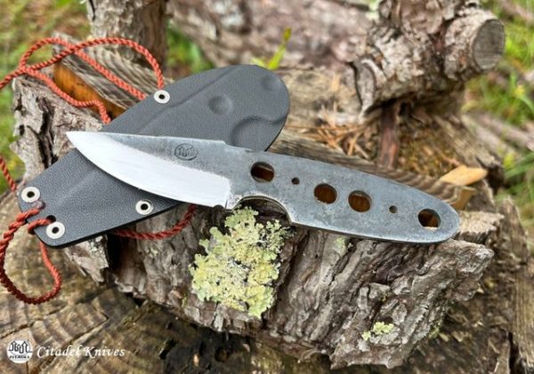 Citadel neck knife