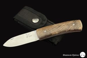 Branwen FLAM Noyer avec son étui- Couteau de Poche.