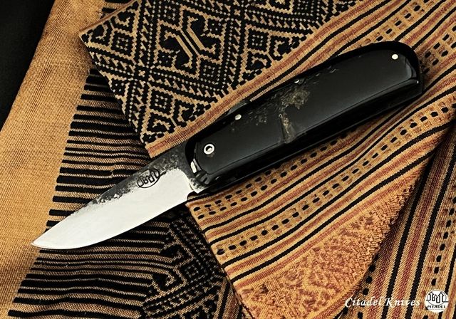 Couteau-pliant-Citadel-phan-thiet