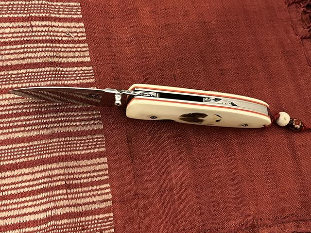 Citadel MONTEREY Folding Knife- Liner Lock with Feather Handle. - Image 4