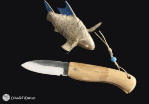 citadel-russey-friction-folder-carbon-blade