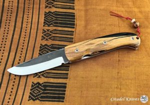 citadel-liner-lock-poacket-knife-boxwood-handle-scales